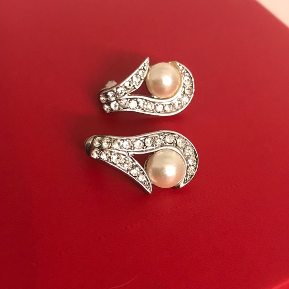 Vintage Faux Pearl Pierced Ear Earrings - Picture 4 of 5